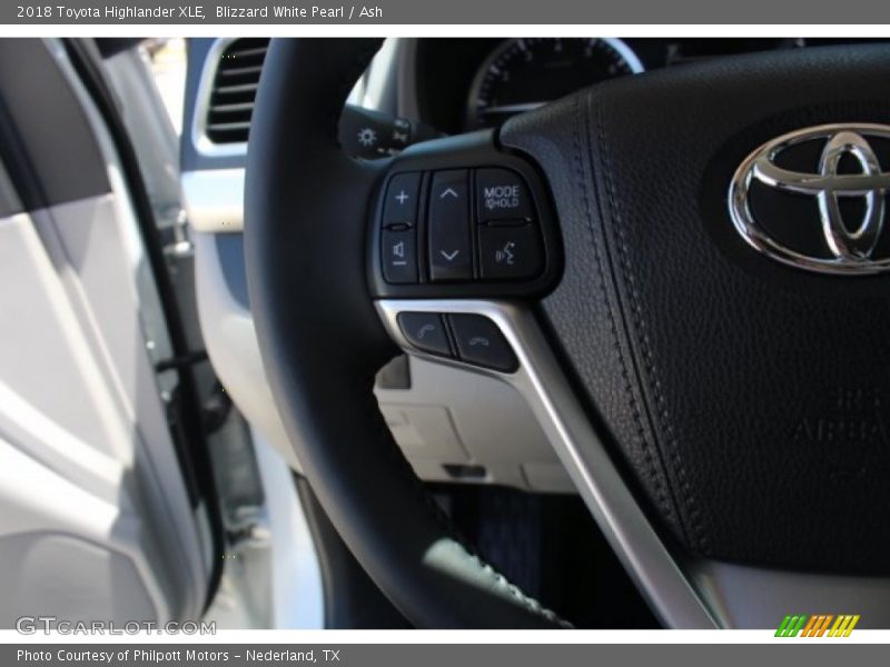 Blizzard White Pearl / Ash 2018 Toyota Highlander XLE