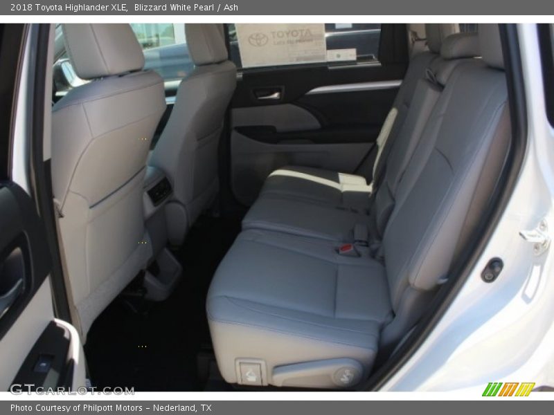 Blizzard White Pearl / Ash 2018 Toyota Highlander XLE