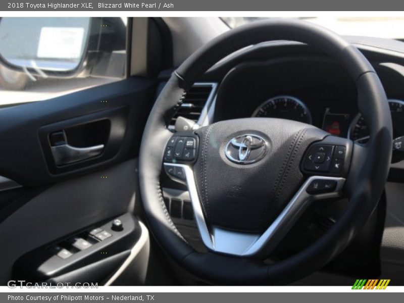 Blizzard White Pearl / Ash 2018 Toyota Highlander XLE