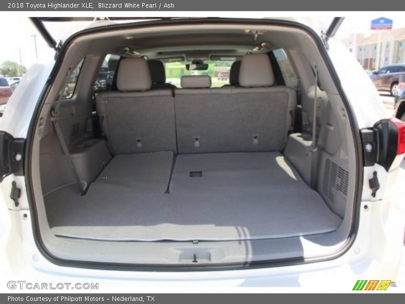 Blizzard White Pearl / Ash 2018 Toyota Highlander XLE