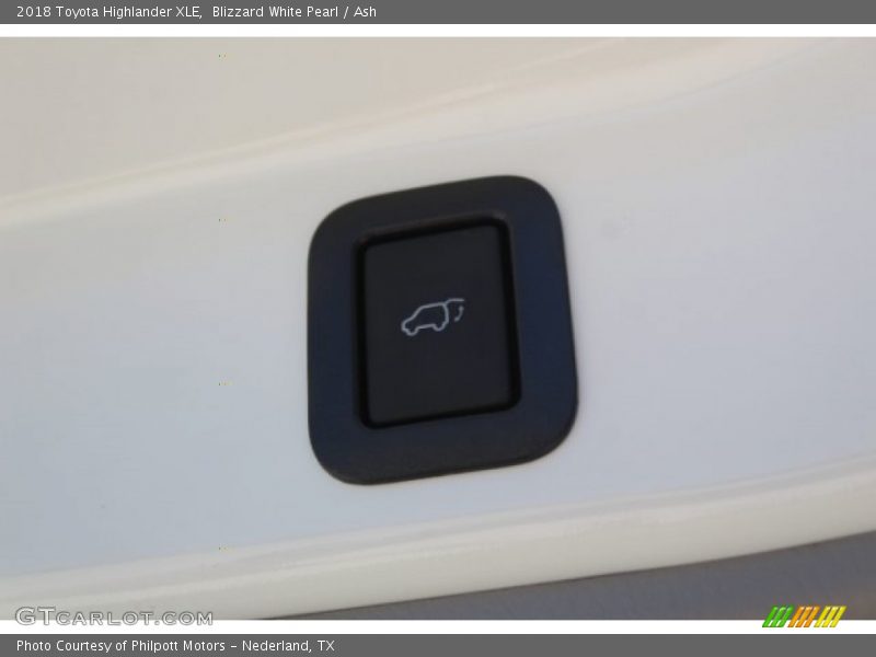 Blizzard White Pearl / Ash 2018 Toyota Highlander XLE