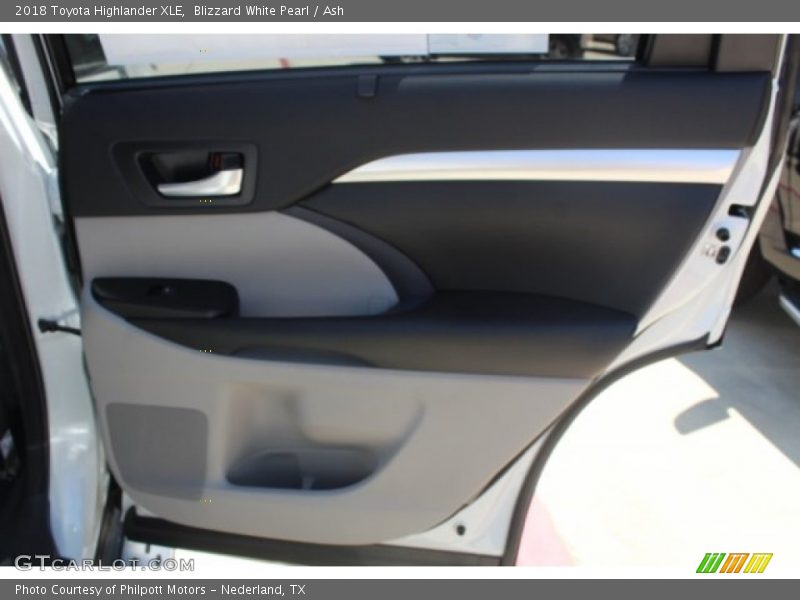 Blizzard White Pearl / Ash 2018 Toyota Highlander XLE