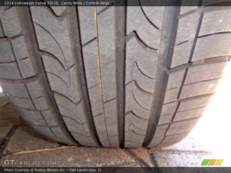 Candy White / Cornsilk Beige 2014 Volkswagen Passat TDI SE
