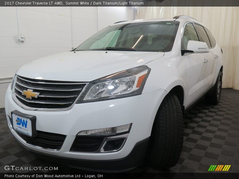 Summit White / Dark Titanium/Light Titanium 2017 Chevrolet Traverse LT AWD