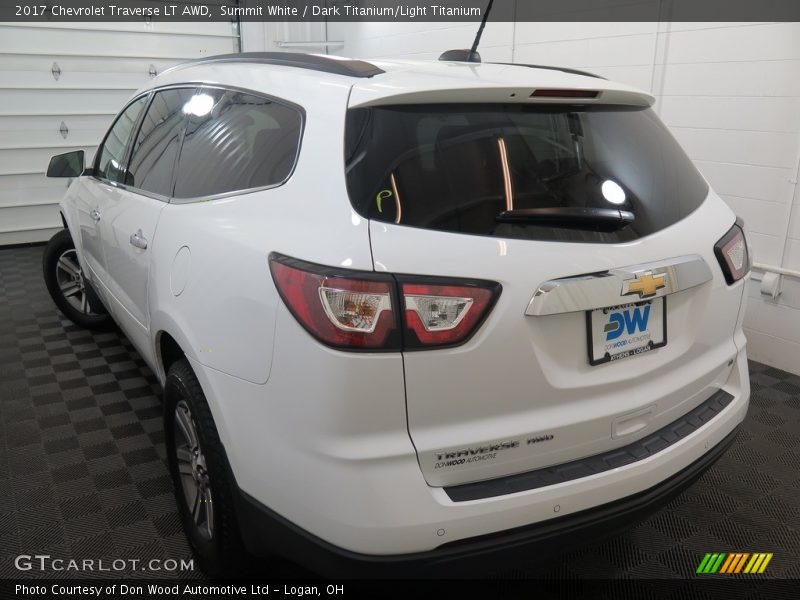 Summit White / Dark Titanium/Light Titanium 2017 Chevrolet Traverse LT AWD