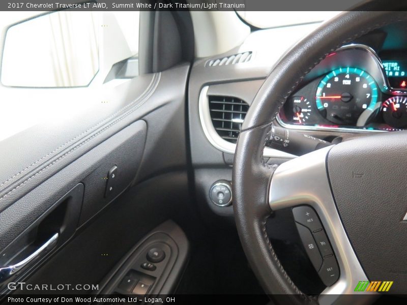 Summit White / Dark Titanium/Light Titanium 2017 Chevrolet Traverse LT AWD