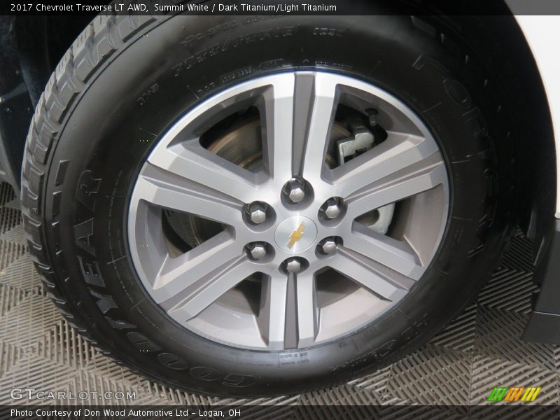 Summit White / Dark Titanium/Light Titanium 2017 Chevrolet Traverse LT AWD