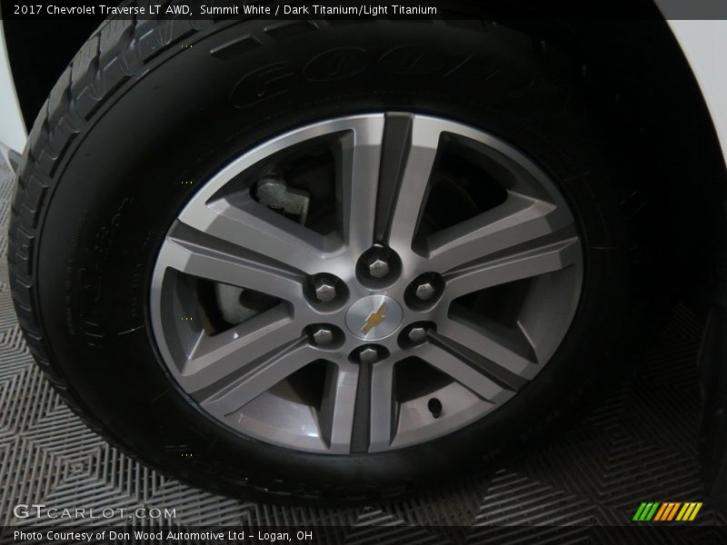 Summit White / Dark Titanium/Light Titanium 2017 Chevrolet Traverse LT AWD