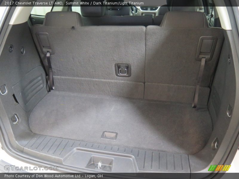 Summit White / Dark Titanium/Light Titanium 2017 Chevrolet Traverse LT AWD