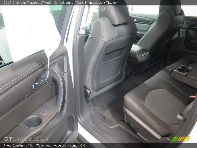 Summit White / Dark Titanium/Light Titanium 2017 Chevrolet Traverse LT AWD