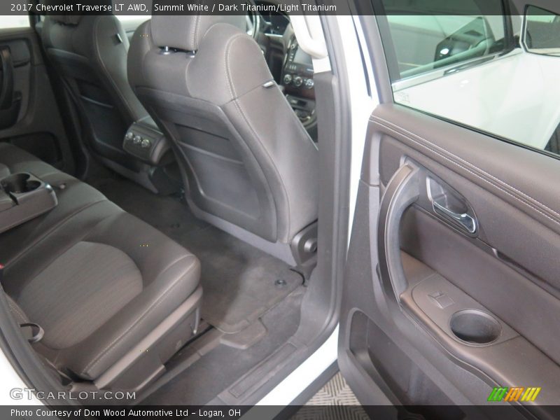 Summit White / Dark Titanium/Light Titanium 2017 Chevrolet Traverse LT AWD