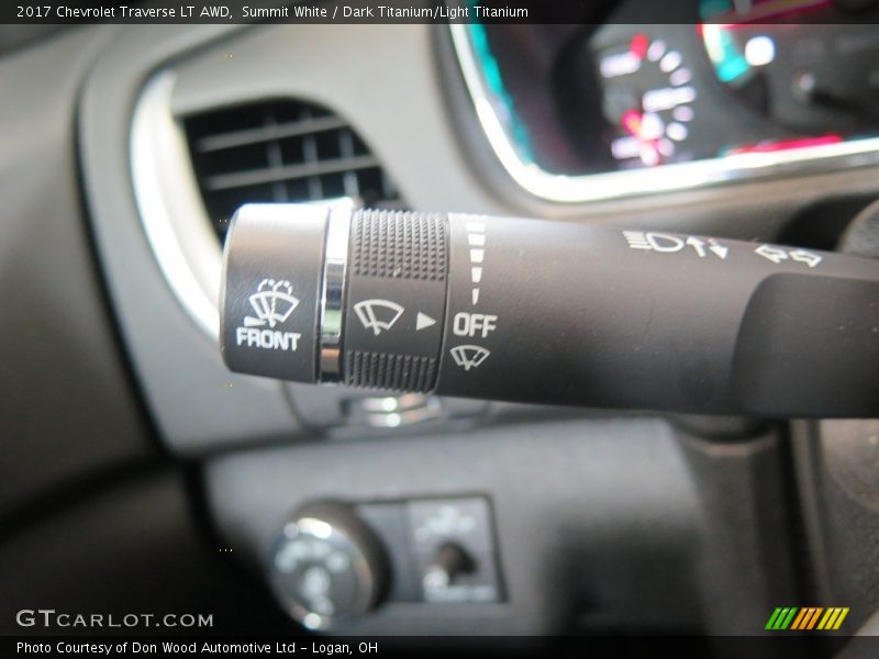 Summit White / Dark Titanium/Light Titanium 2017 Chevrolet Traverse LT AWD