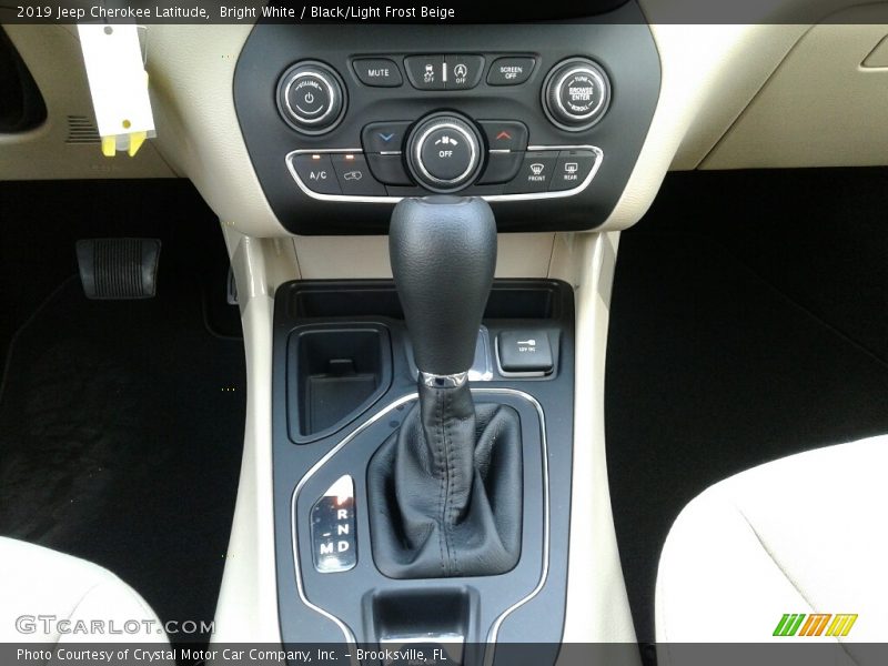 Bright White / Black/Light Frost Beige 2019 Jeep Cherokee Latitude