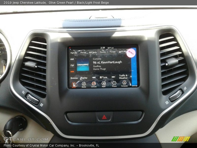 Olive Green Pearl / Black/Light Frost Beige 2019 Jeep Cherokee Latitude