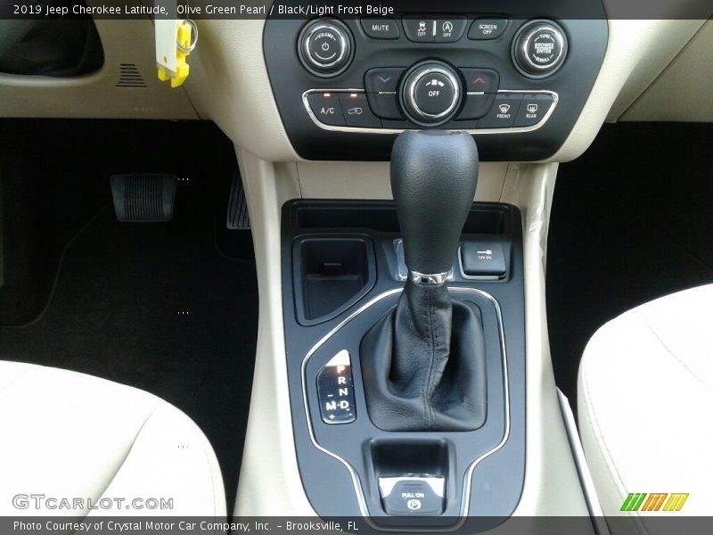 Olive Green Pearl / Black/Light Frost Beige 2019 Jeep Cherokee Latitude
