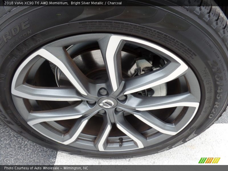 Bright Silver Metallic / Charcoal 2018 Volvo XC90 T6 AWD Momentum