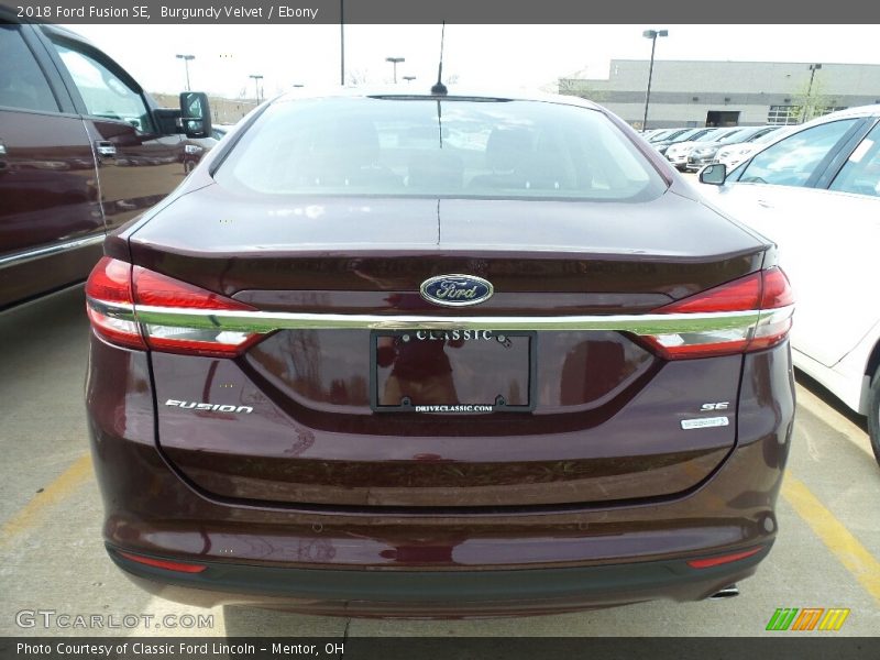 Burgundy Velvet / Ebony 2018 Ford Fusion SE