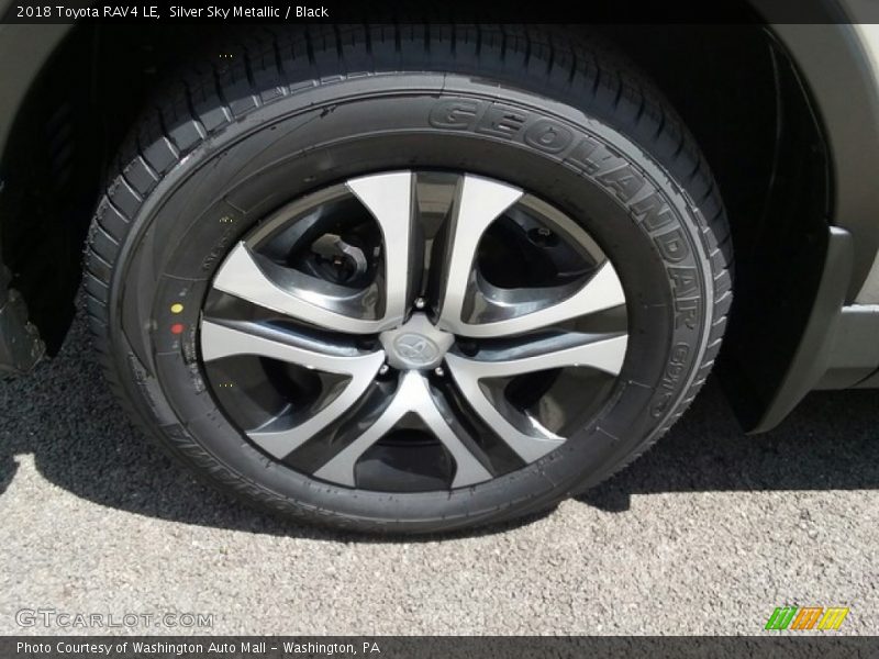 Silver Sky Metallic / Black 2018 Toyota RAV4 LE