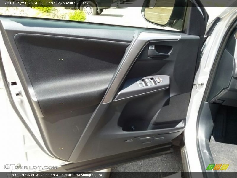 Silver Sky Metallic / Black 2018 Toyota RAV4 LE