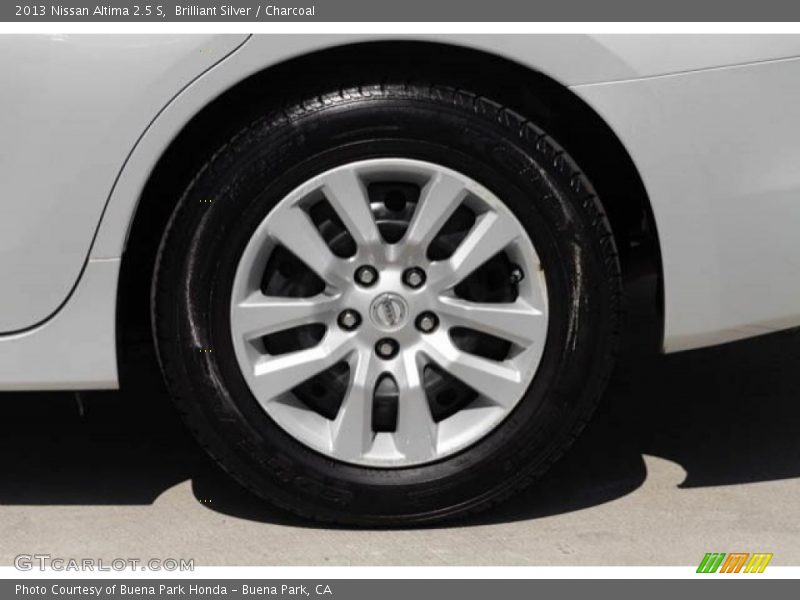 Brilliant Silver / Charcoal 2013 Nissan Altima 2.5 S