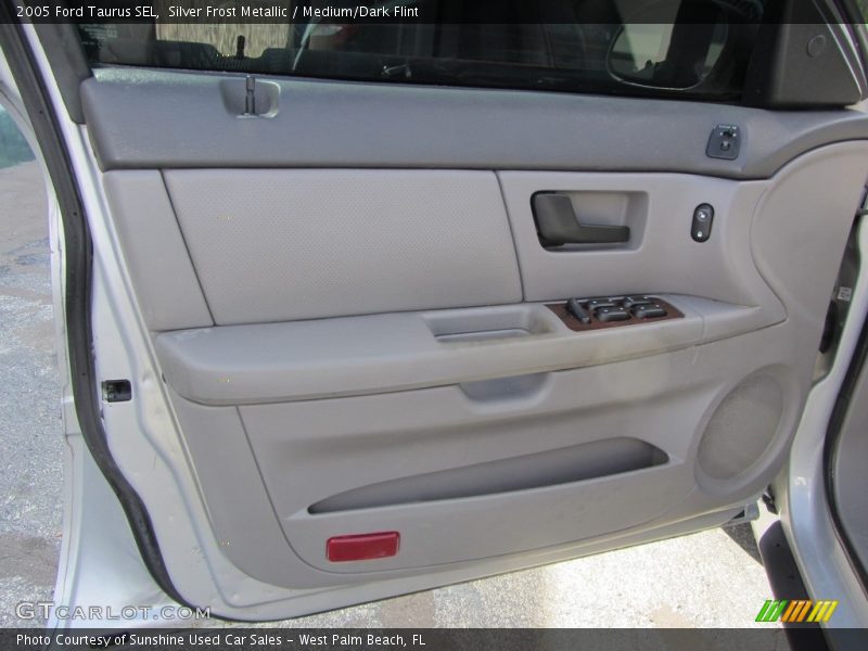 Silver Frost Metallic / Medium/Dark Flint 2005 Ford Taurus SEL