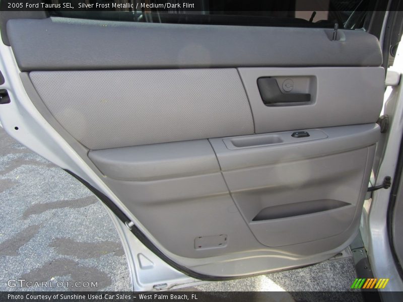 Silver Frost Metallic / Medium/Dark Flint 2005 Ford Taurus SEL