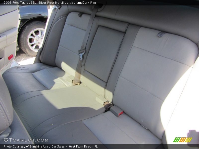 Silver Frost Metallic / Medium/Dark Flint 2005 Ford Taurus SEL