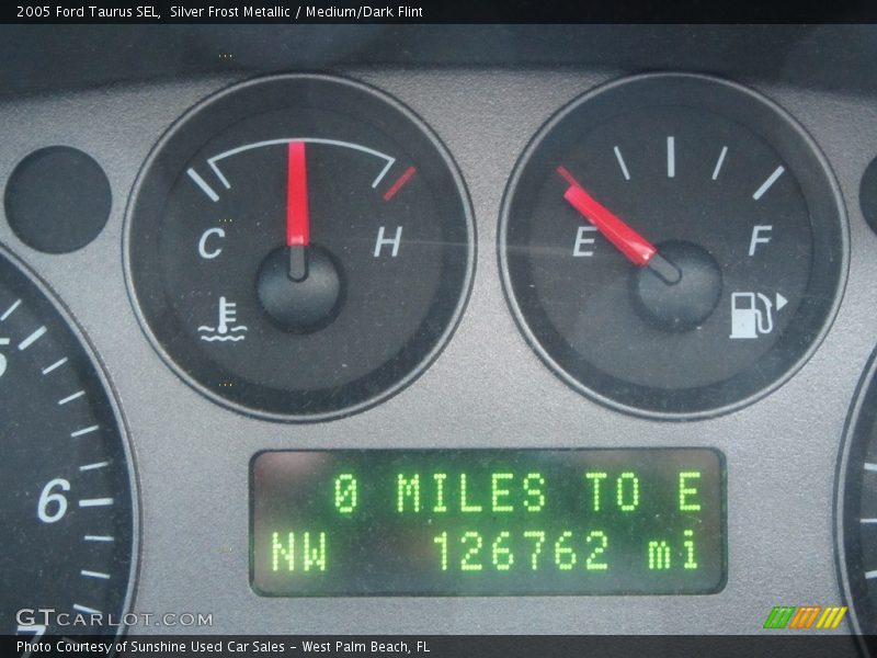 Silver Frost Metallic / Medium/Dark Flint 2005 Ford Taurus SEL