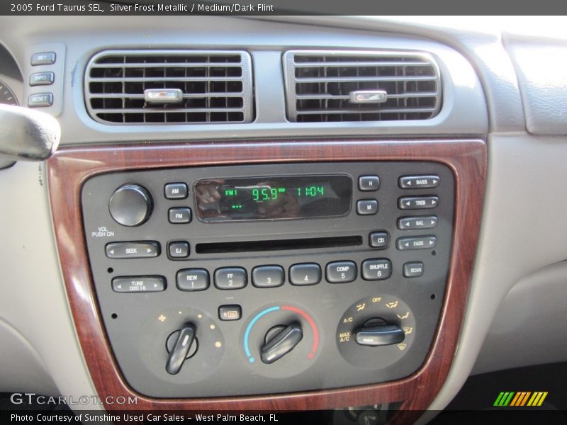 Silver Frost Metallic / Medium/Dark Flint 2005 Ford Taurus SEL