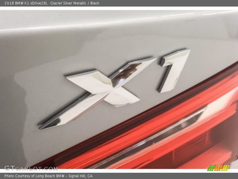 Glacier Silver Metallic / Black 2018 BMW X1 sDrive28i