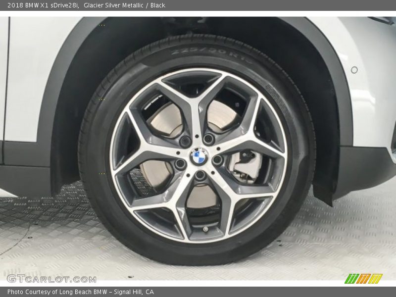Glacier Silver Metallic / Black 2018 BMW X1 sDrive28i
