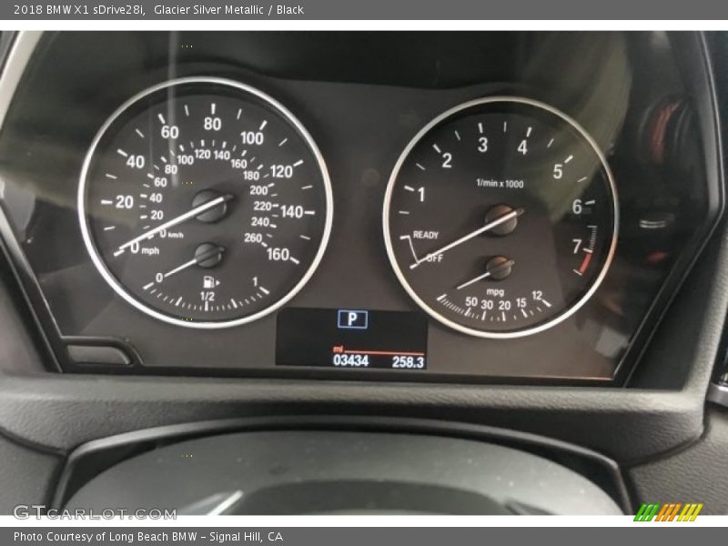 Glacier Silver Metallic / Black 2018 BMW X1 sDrive28i