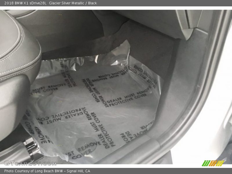 Glacier Silver Metallic / Black 2018 BMW X1 sDrive28i