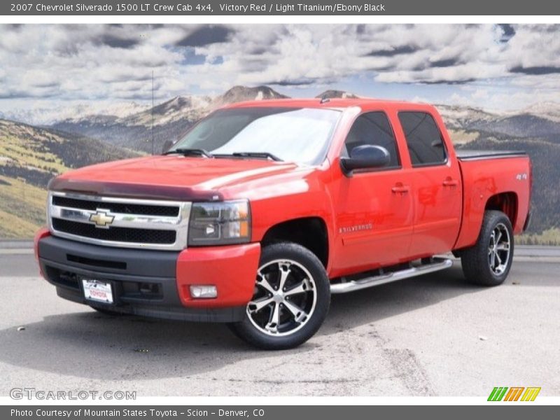 Victory Red / Light Titanium/Ebony Black 2007 Chevrolet Silverado 1500 LT Crew Cab 4x4