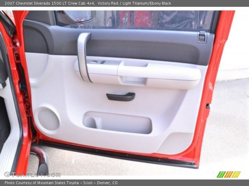 Victory Red / Light Titanium/Ebony Black 2007 Chevrolet Silverado 1500 LT Crew Cab 4x4