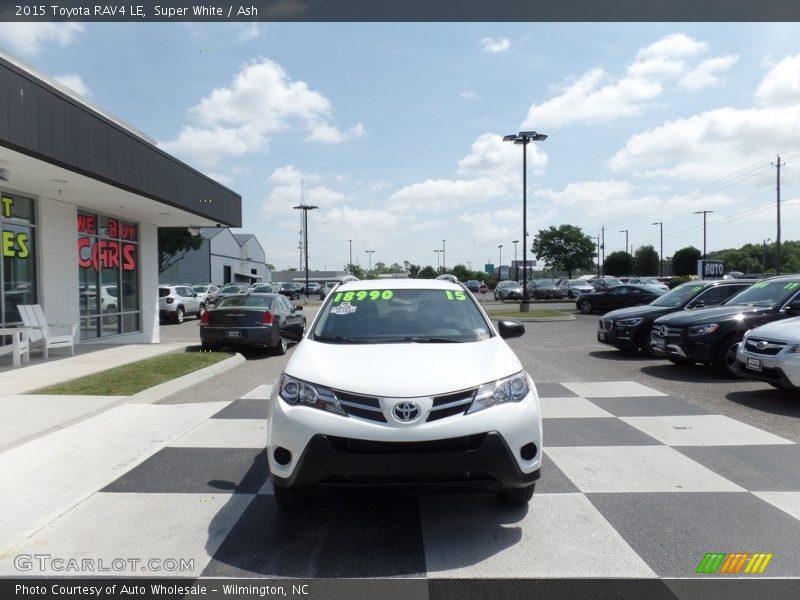 Super White / Ash 2015 Toyota RAV4 LE