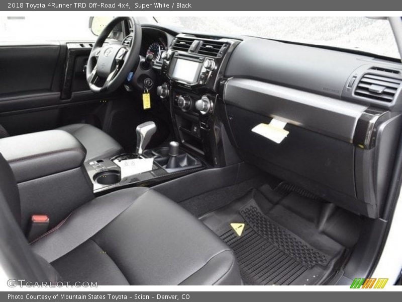 Super White / Black 2018 Toyota 4Runner TRD Off-Road 4x4