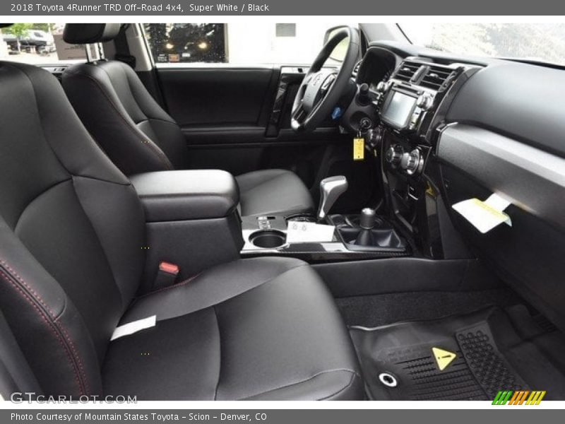 Super White / Black 2018 Toyota 4Runner TRD Off-Road 4x4
