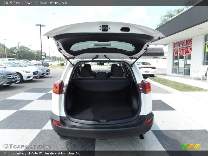 Super White / Ash 2015 Toyota RAV4 LE