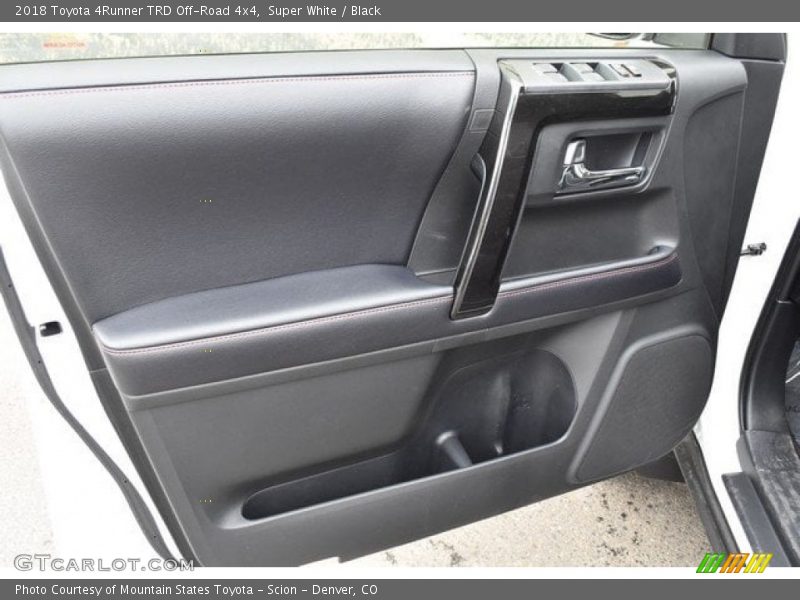 Super White / Black 2018 Toyota 4Runner TRD Off-Road 4x4