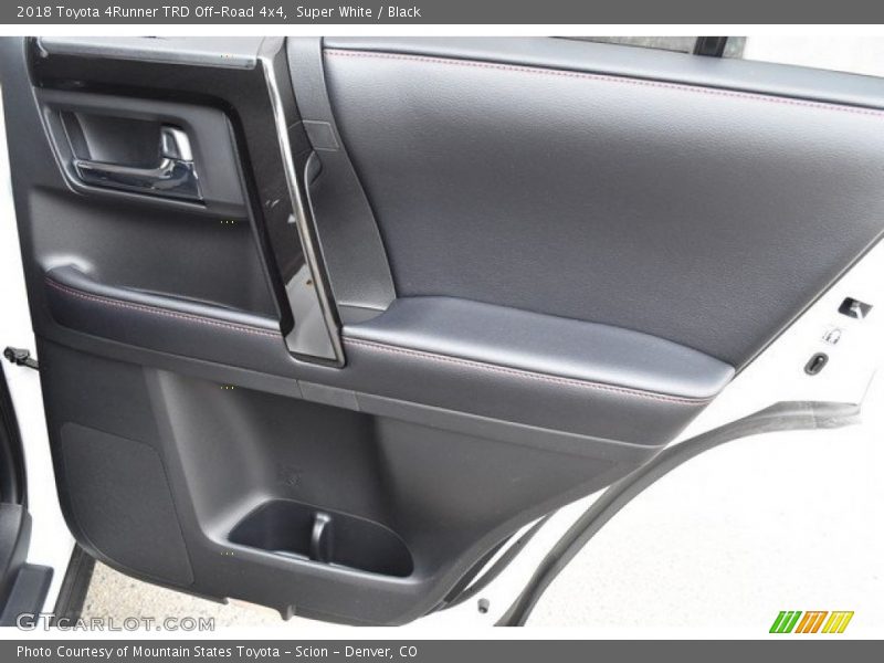 Super White / Black 2018 Toyota 4Runner TRD Off-Road 4x4