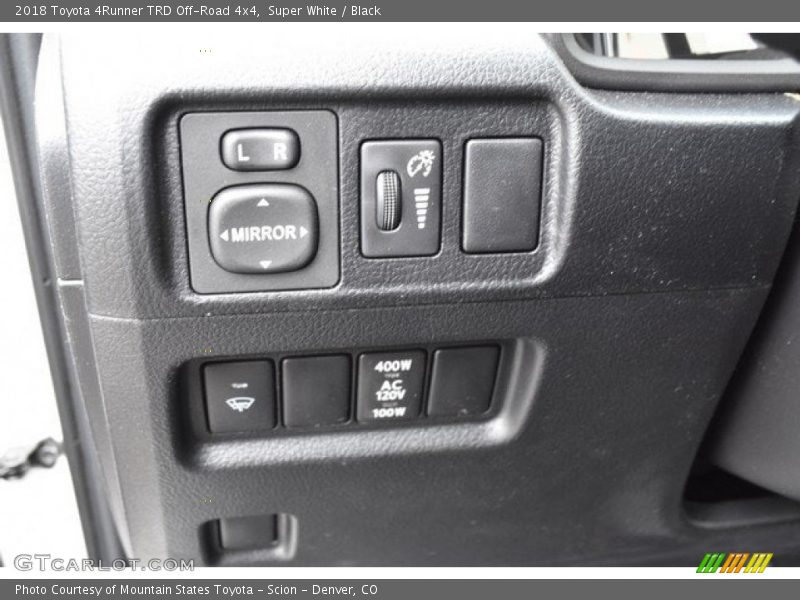 Super White / Black 2018 Toyota 4Runner TRD Off-Road 4x4