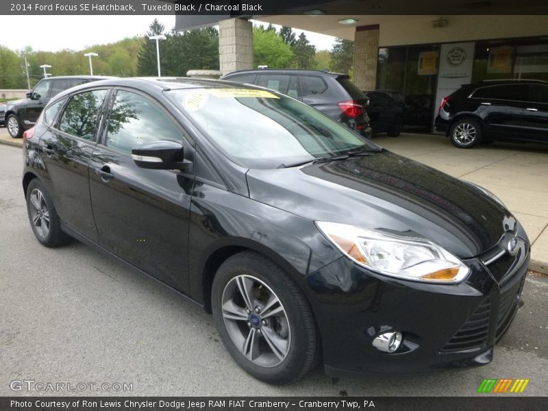 Tuxedo Black / Charcoal Black 2014 Ford Focus SE Hatchback