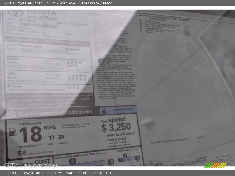 Super White / Black 2018 Toyota 4Runner TRD Off-Road 4x4