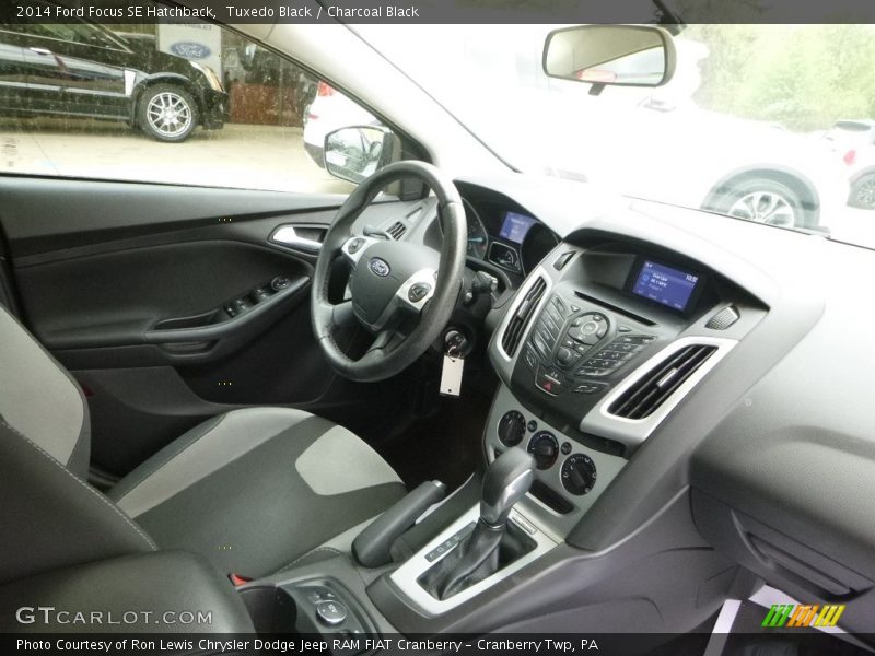 Tuxedo Black / Charcoal Black 2014 Ford Focus SE Hatchback