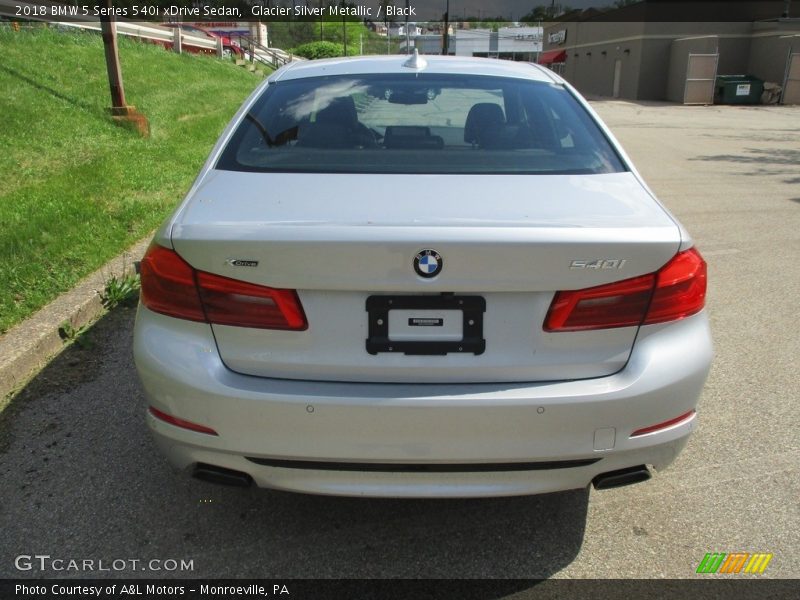 Glacier Silver Metallic / Black 2018 BMW 5 Series 540i xDrive Sedan