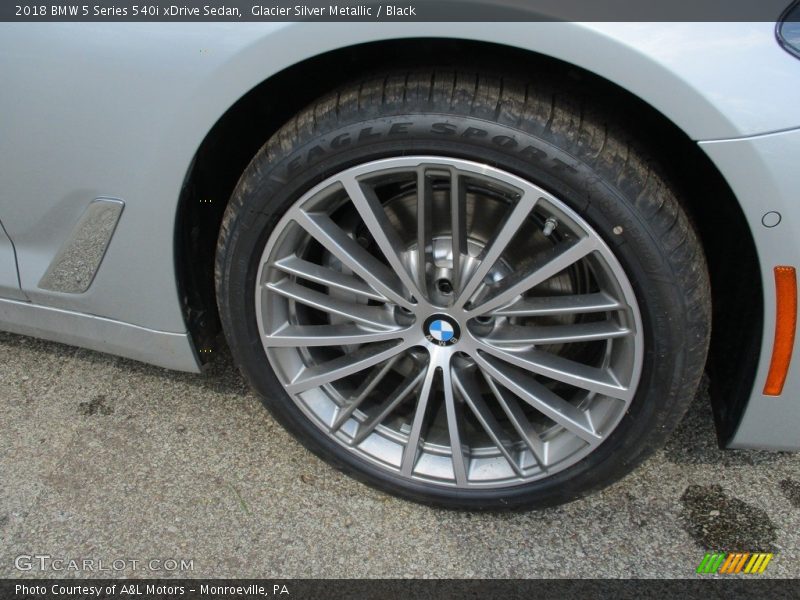 Glacier Silver Metallic / Black 2018 BMW 5 Series 540i xDrive Sedan