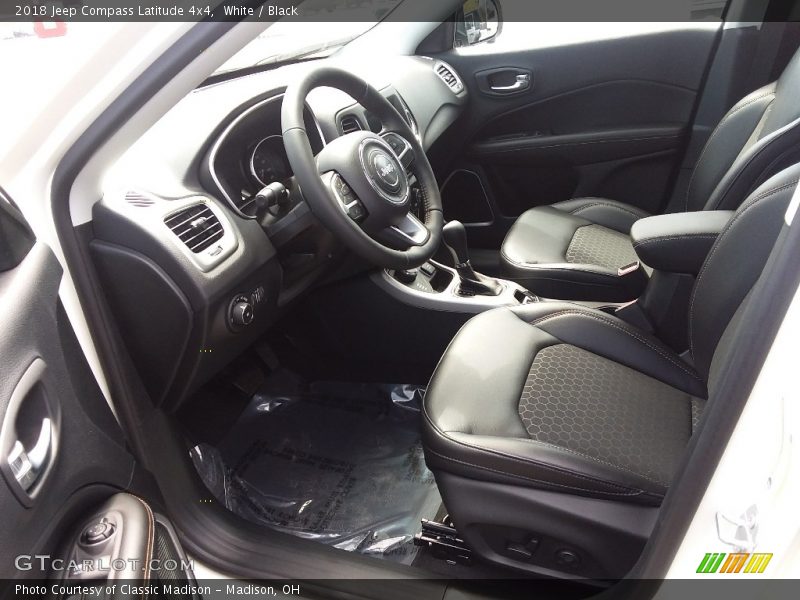 White / Black 2018 Jeep Compass Latitude 4x4