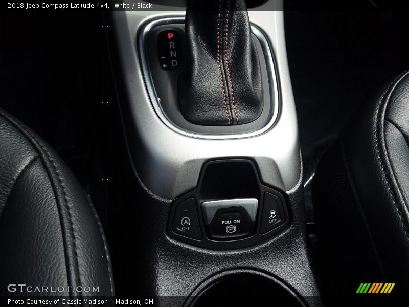 White / Black 2018 Jeep Compass Latitude 4x4