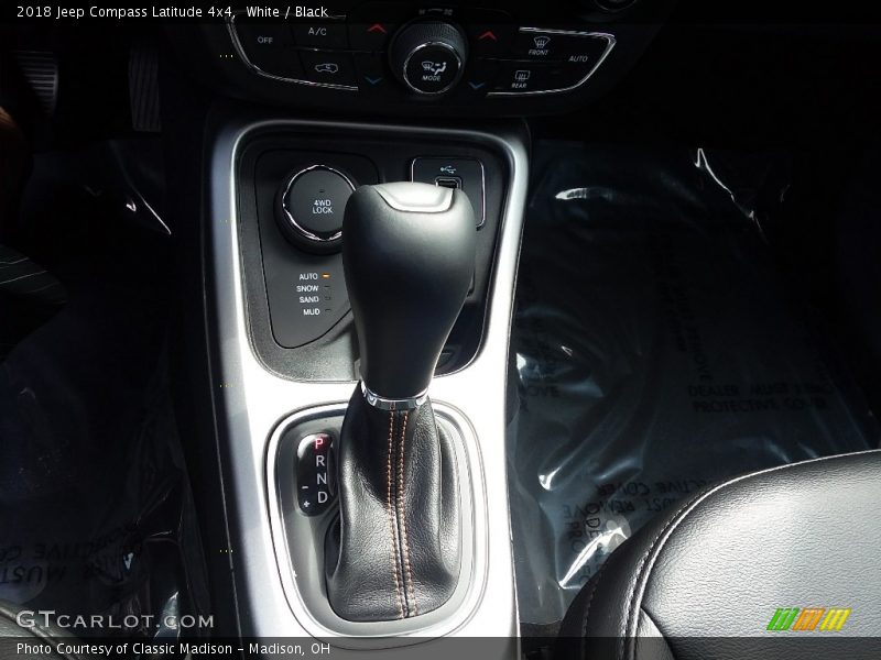 White / Black 2018 Jeep Compass Latitude 4x4